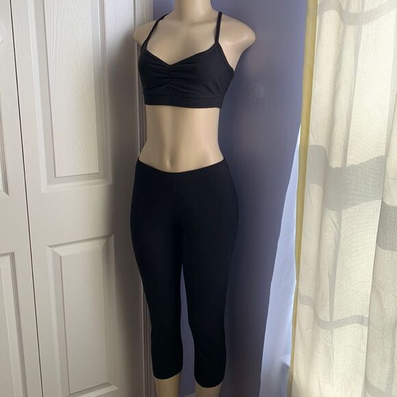 Victoria’s Secret Rare Yoga Bra & Crop Leggings Set M/L Black - Picture 1 of 12